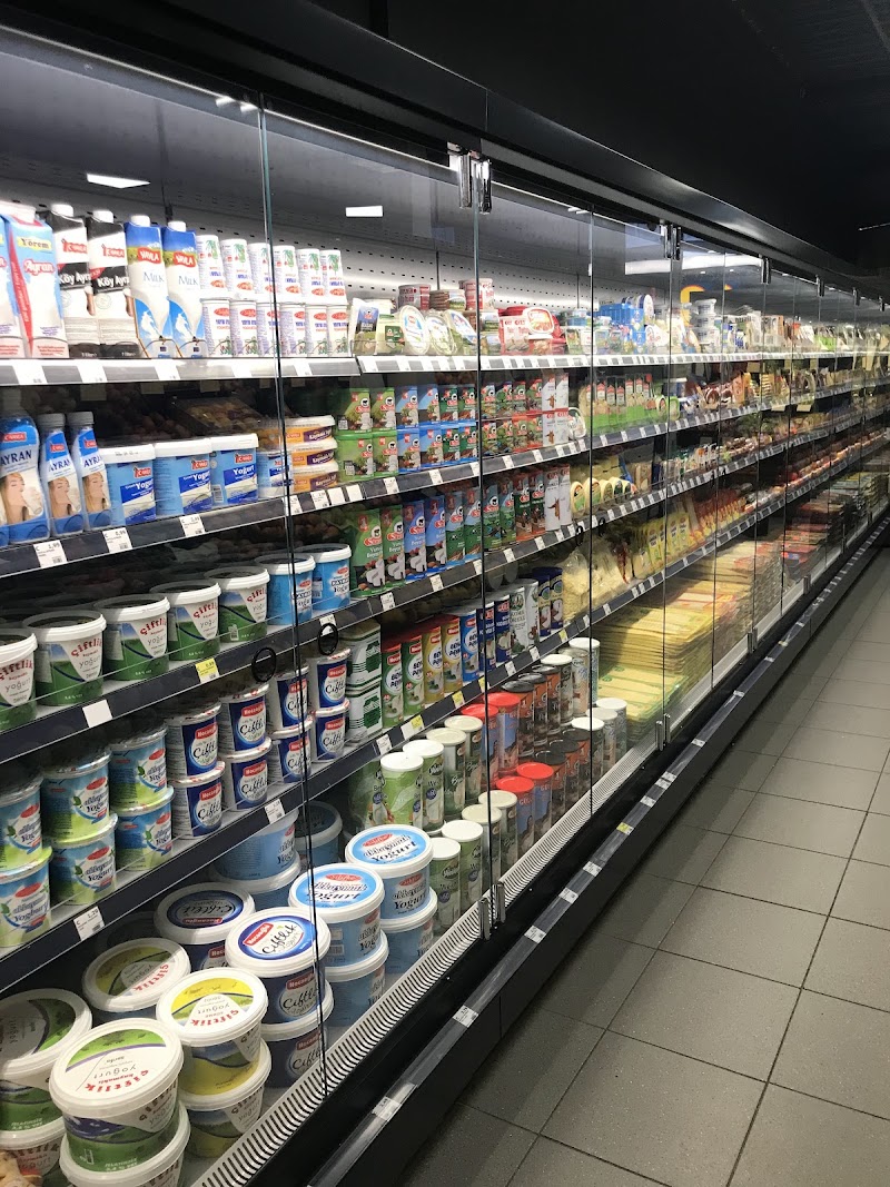 Schappen in Erdem Market.